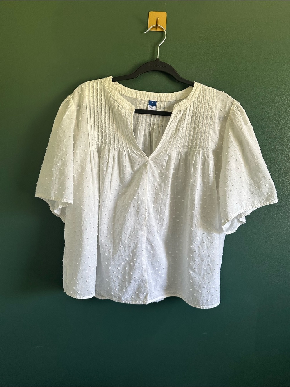 Old Navy White Textured Swiss Dot V-Neck Women's Top Size L
